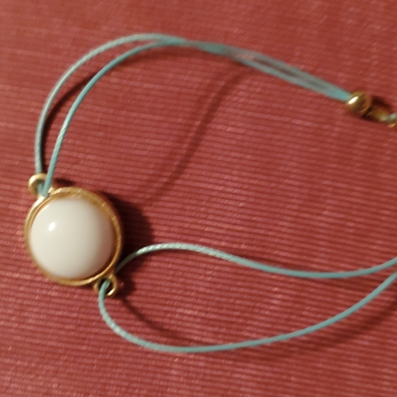 New goldtoned 3 pc fashion set - Picture 5 of 5